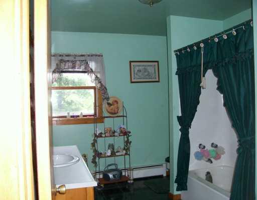 721 Bonniebrook Road Butler, PA 16002 - Photo 3 of 8 Master Bath/Spa.