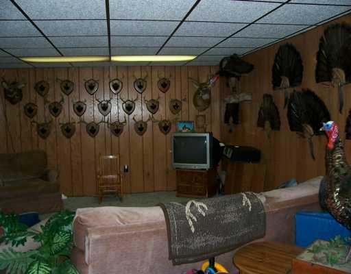 721 Bonniebrook Road Butler, PA 16002 - Photo 6 of 8 Den/Family/Great Room.