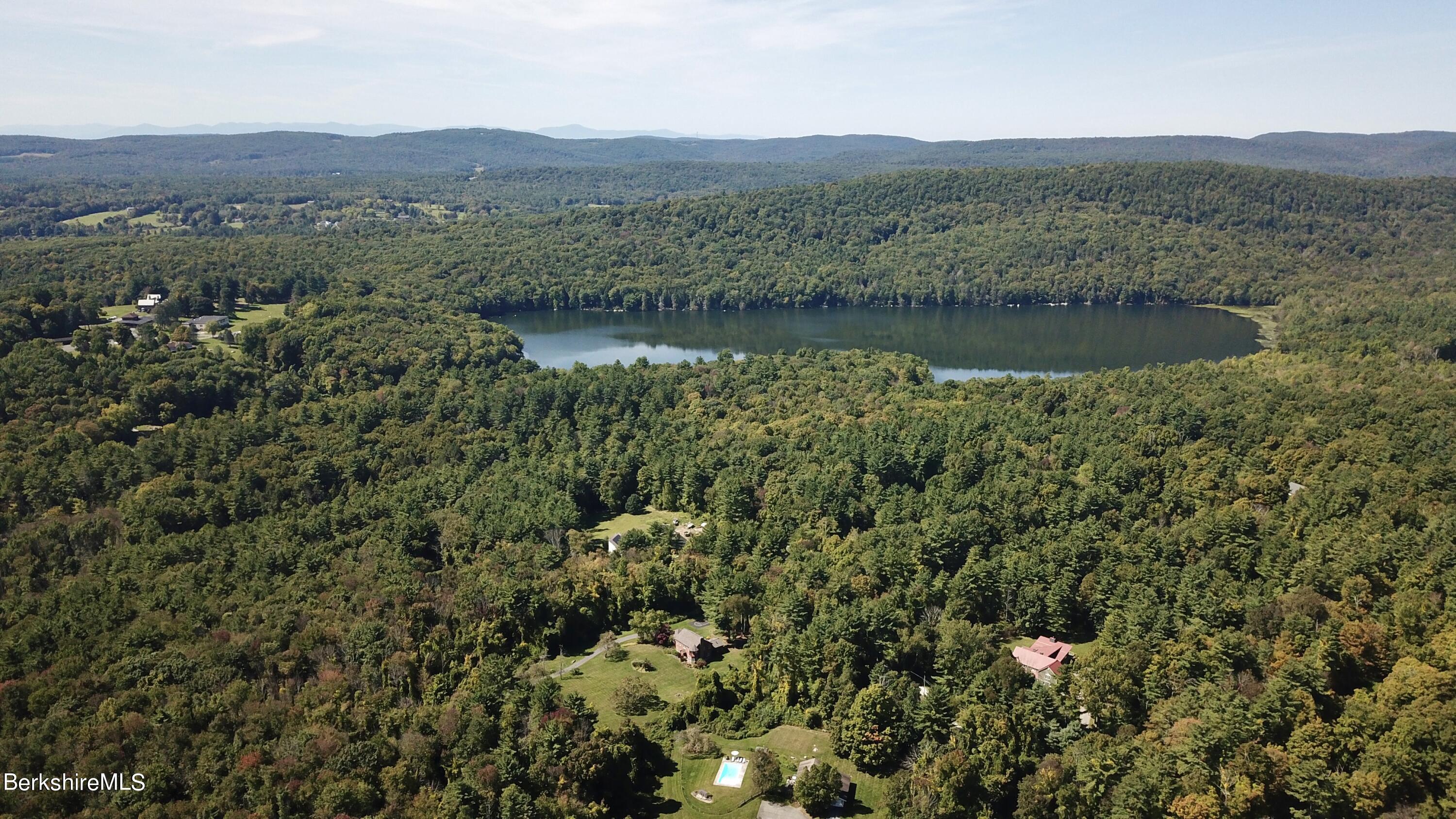 225 Long Pond Road Great Barrington, MA 01230 - Photo 4 of 37 Areal