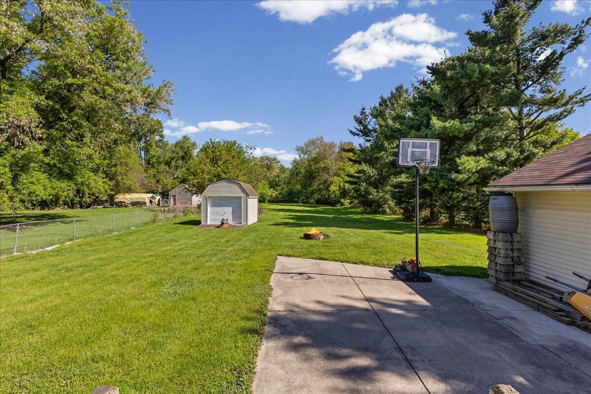 1049 Collier Road Auburn Hills, MI 48326 - Photo 33 of 36 10-IMG_5035_web