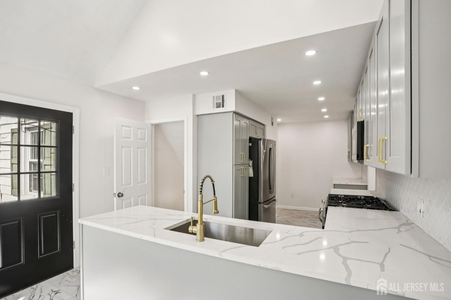 101 Ravine Drive Matawan, NJ 07747 - Photo 19 of 47