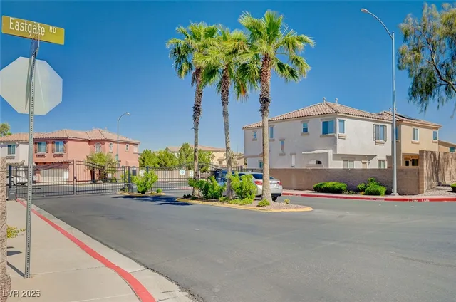 $1,950 | 684 Sumatra Place, Henderson, NV 89011
