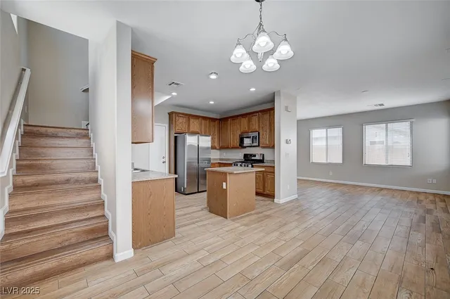 $1,950 | 684 Sumatra Place, Henderson, NV 89011