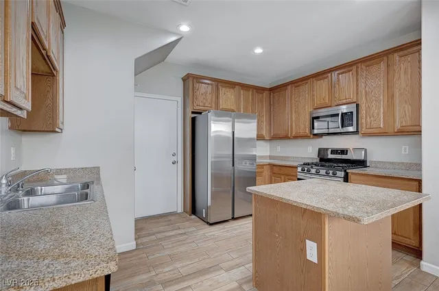 $1,950 | 684 Sumatra Place, Henderson, NV 89011