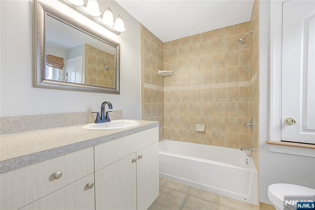 56 Woodward Avenue, Unit 2 Rutherford, NJ 07070 - Photo 11 of 18