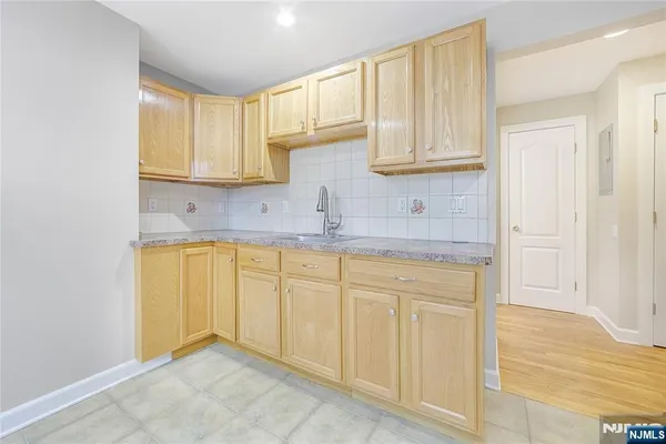 $2,500 | 56 Woodward Avenue, Unit 2, Rutherford, NJ 07070