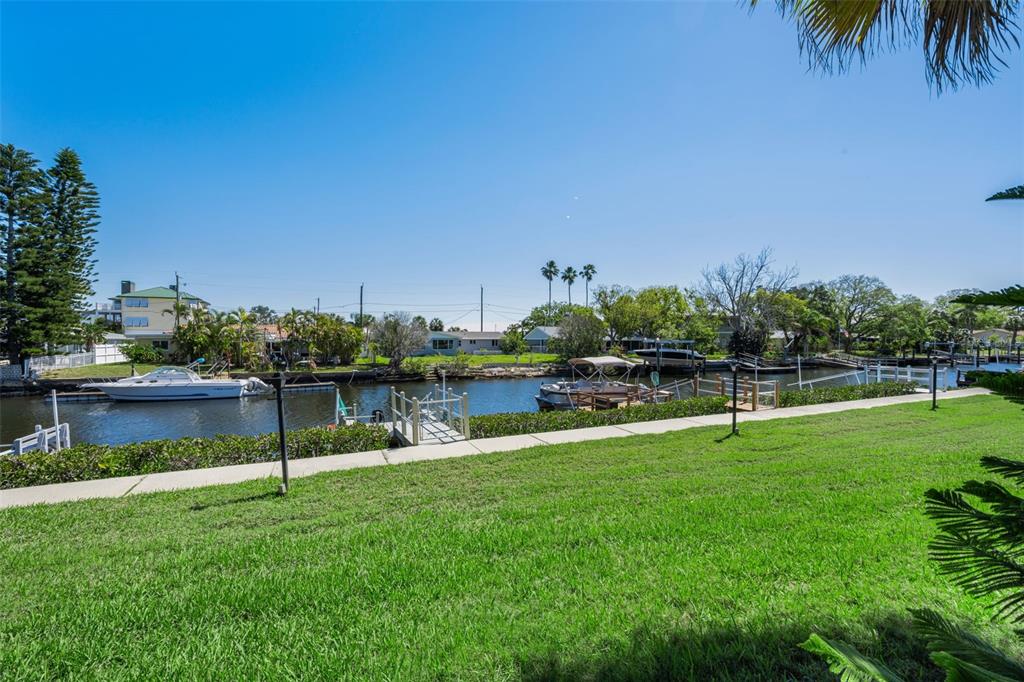 8238 Aquila Street Port Richey, FL 34668 - Photo 7 of 72