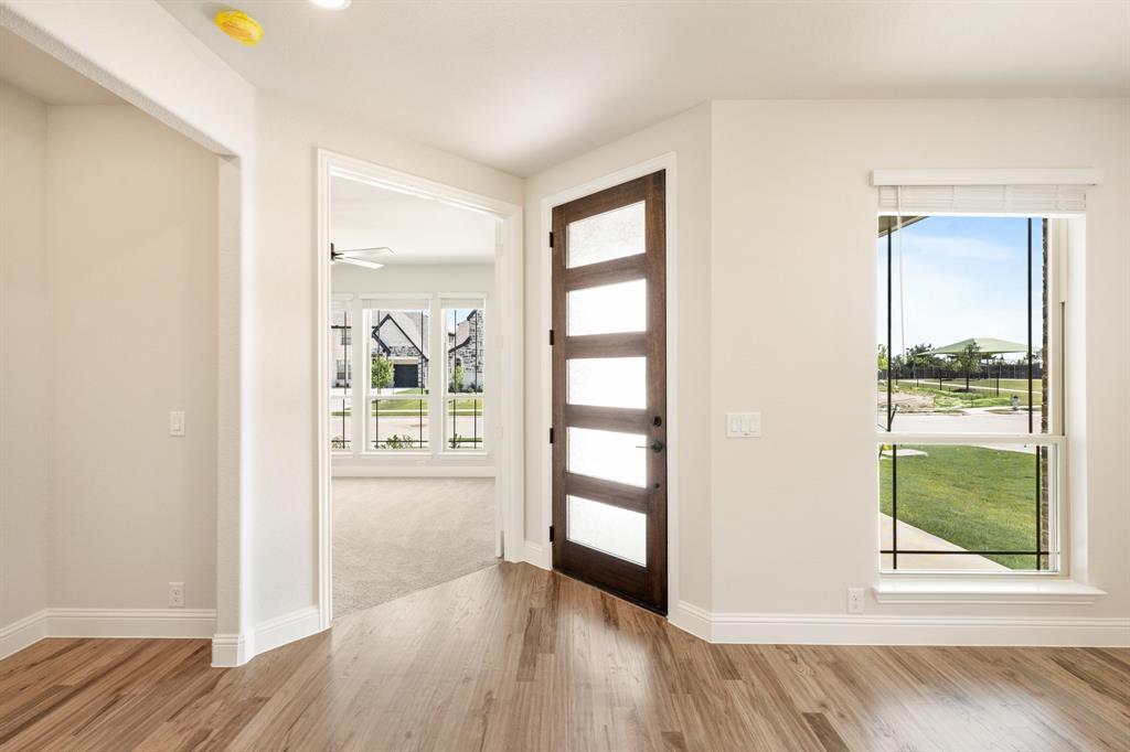 1109 Cardinal Drive Midlothian, TX 76065 - Photo 4 of 40