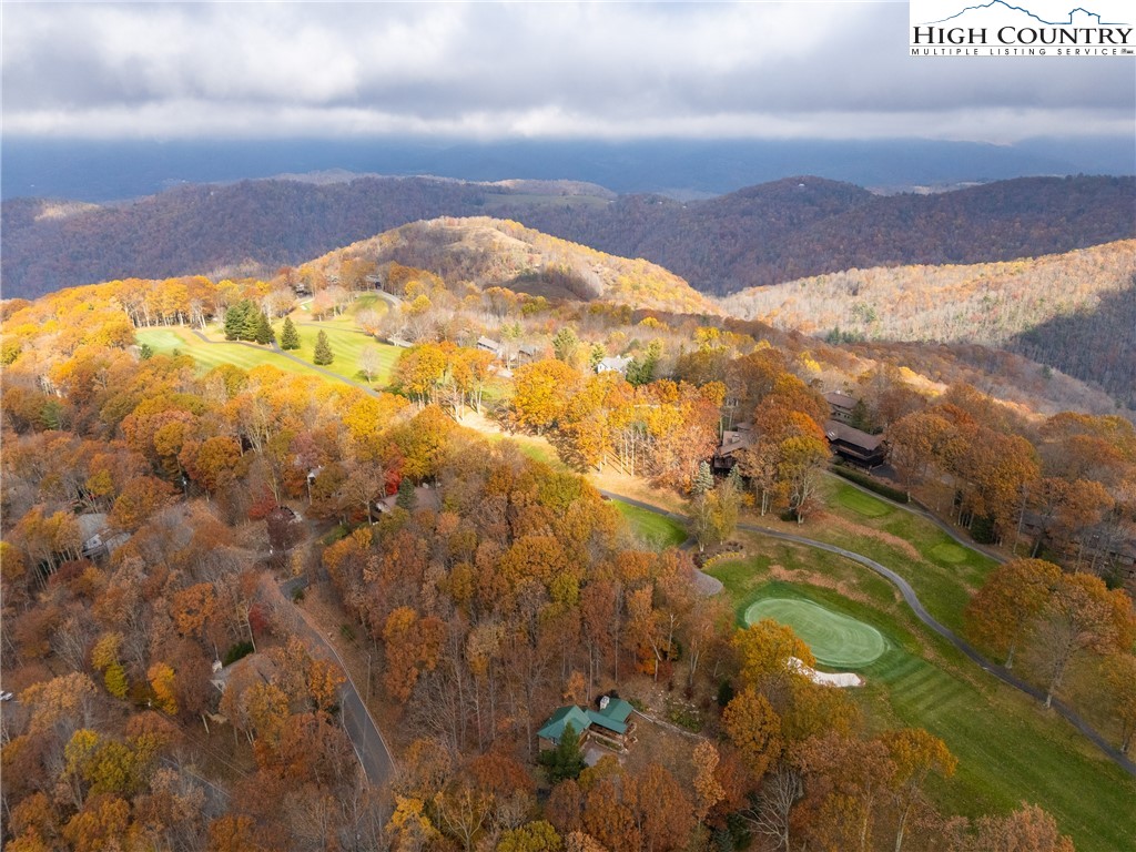 501 St Andrews Road Beech Mountain, NC 28604 - Photo 43 of 46 a view of an ocean