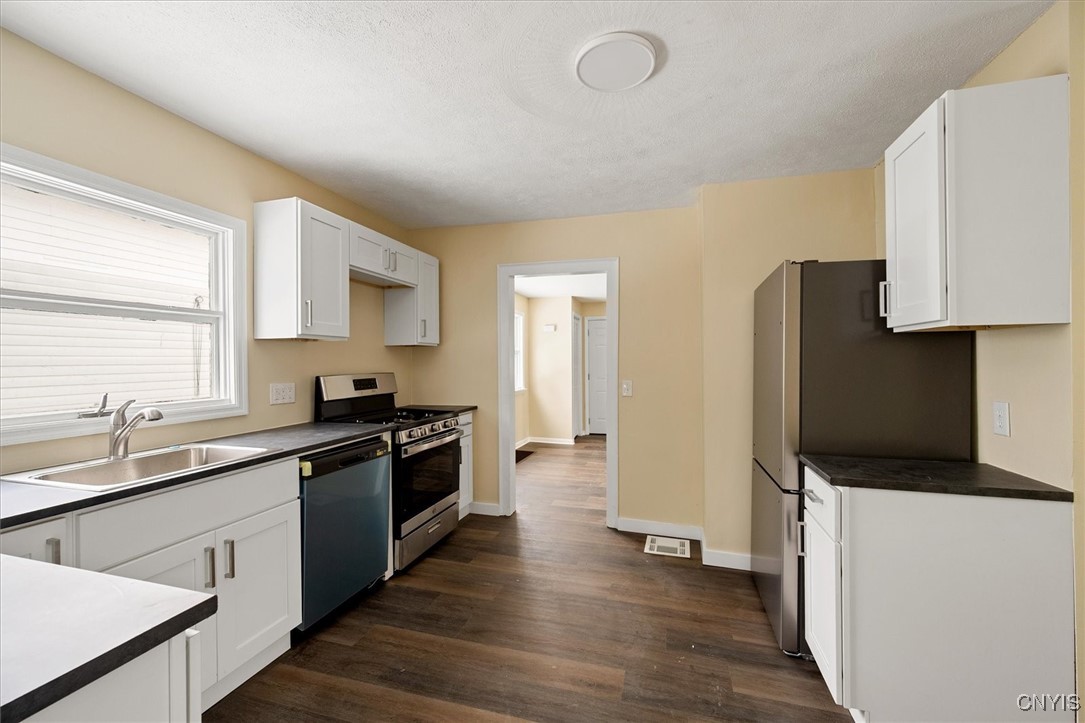 546 Stone Street Oneida, NY 13421 - Photo 9 of 33