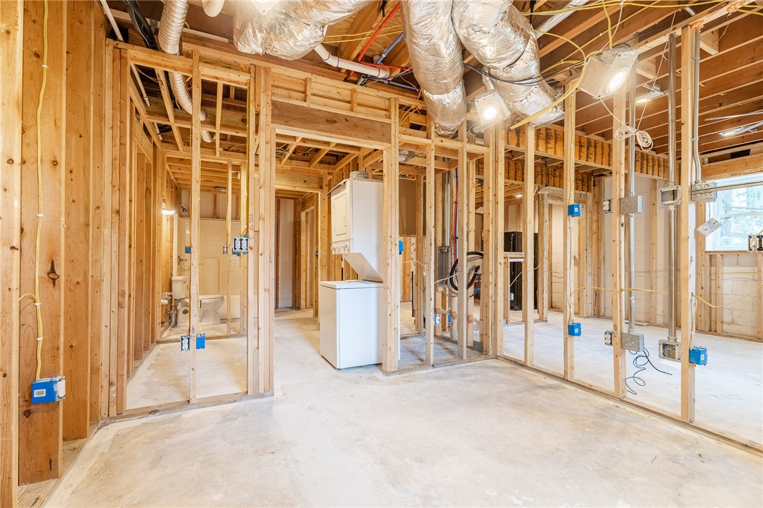 309 Woodland Way Clemson, SC 29631 - Photo 25 of 34 Downstairs seperate apartment with bedroom, laundry, bathroom and kitchen