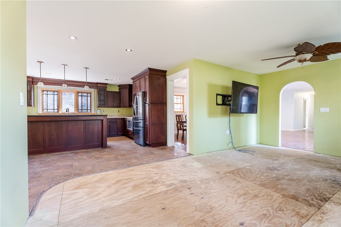 309 Woodland Way Clemson, SC 29631 - Photo 5 of 34 You can put in any flooring you like.