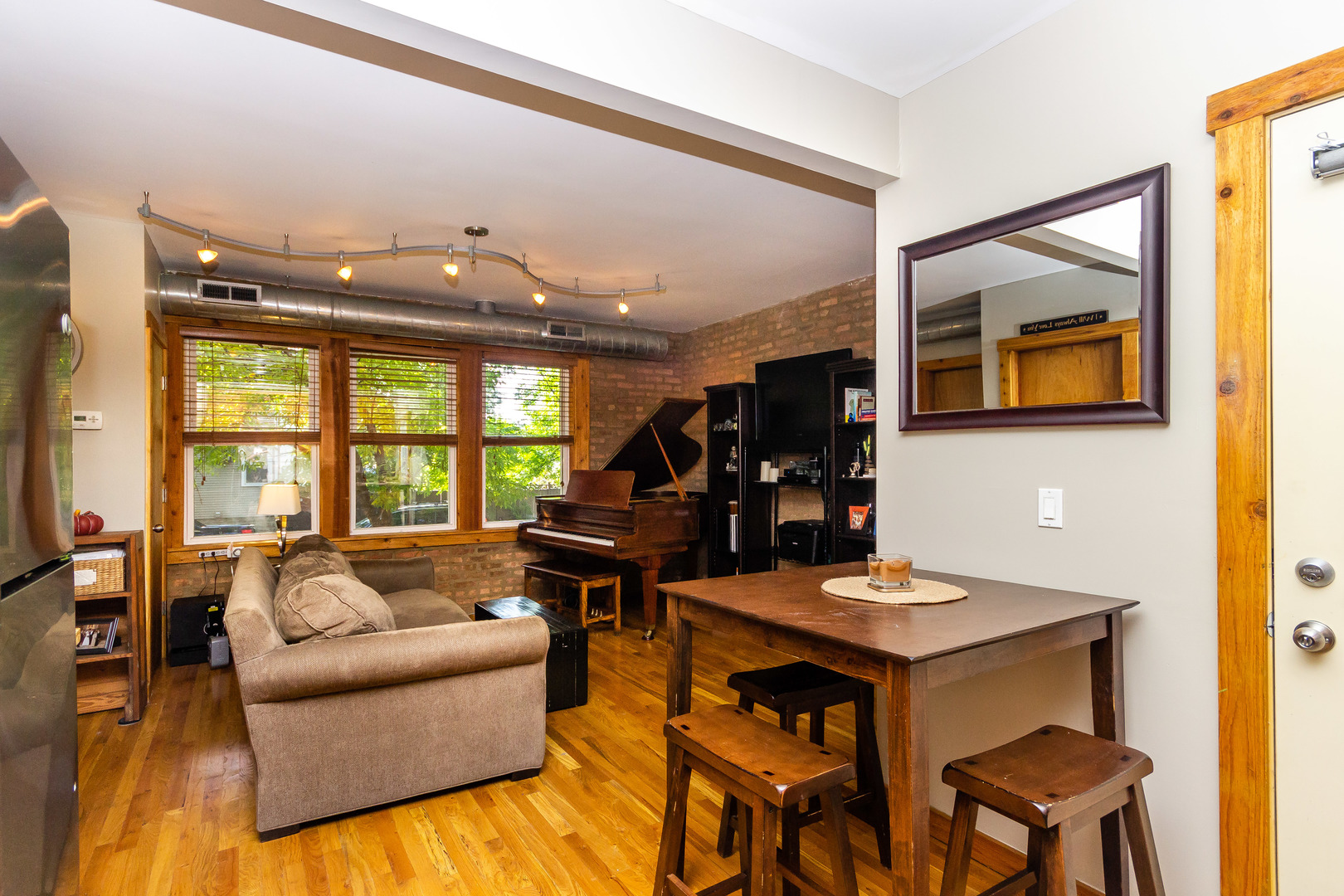 3036 West Cullom Avenue, Unit 1 Chicago, IL 60618 - Photo 5 of 13