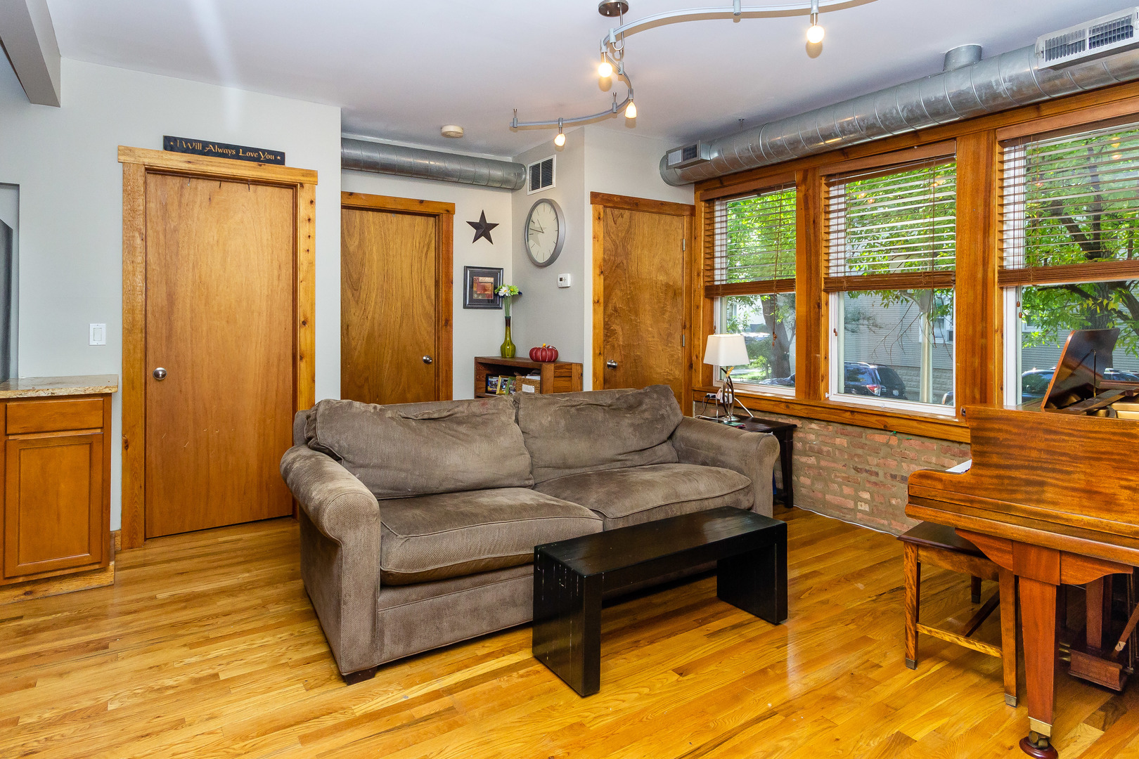 3036 West Cullom Avenue, Unit 1 Chicago, IL 60618 - Photo 6 of 13