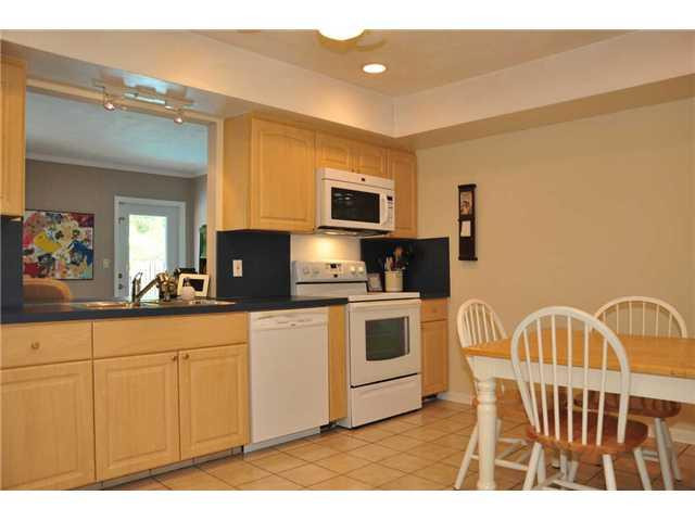 700 Ridgewood Lane Plantation, FL 33317 - Photo 3 of 23 Kitchen