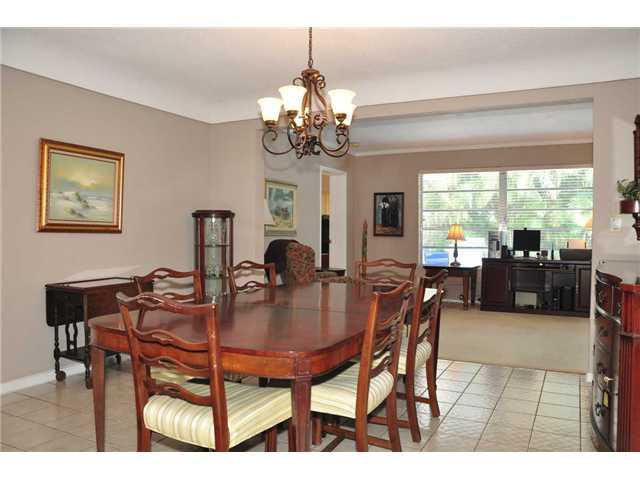 700 Ridgewood Lane Plantation, FL 33317 - Photo 7 of 23 Dining Room