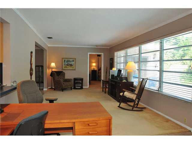 700 Ridgewood Lane Plantation, FL 33317 - Photo 8 of 23 Family/Great Room