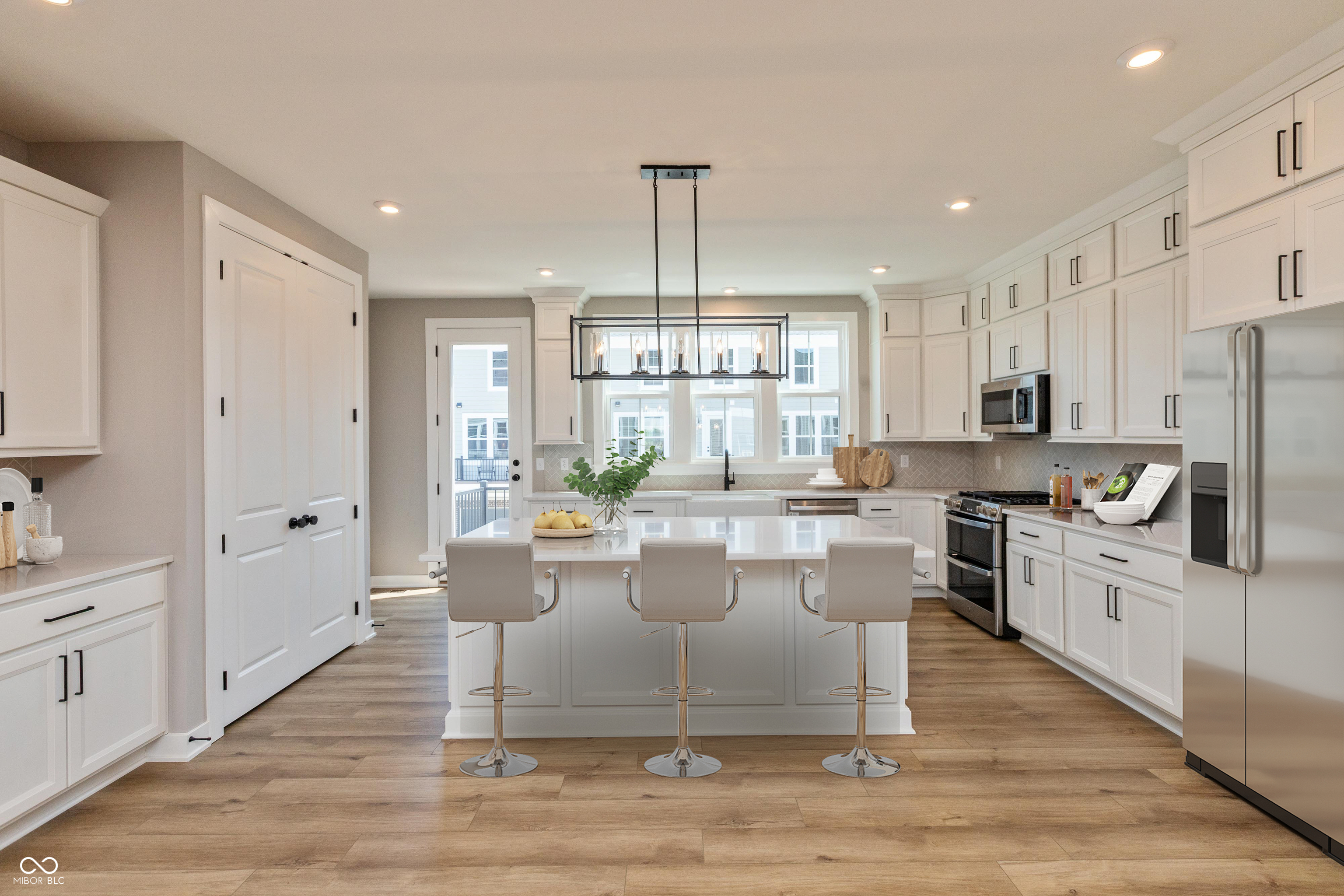 7347 Bayview Run McCordsville, IN 46055 - Photo 4 of 46