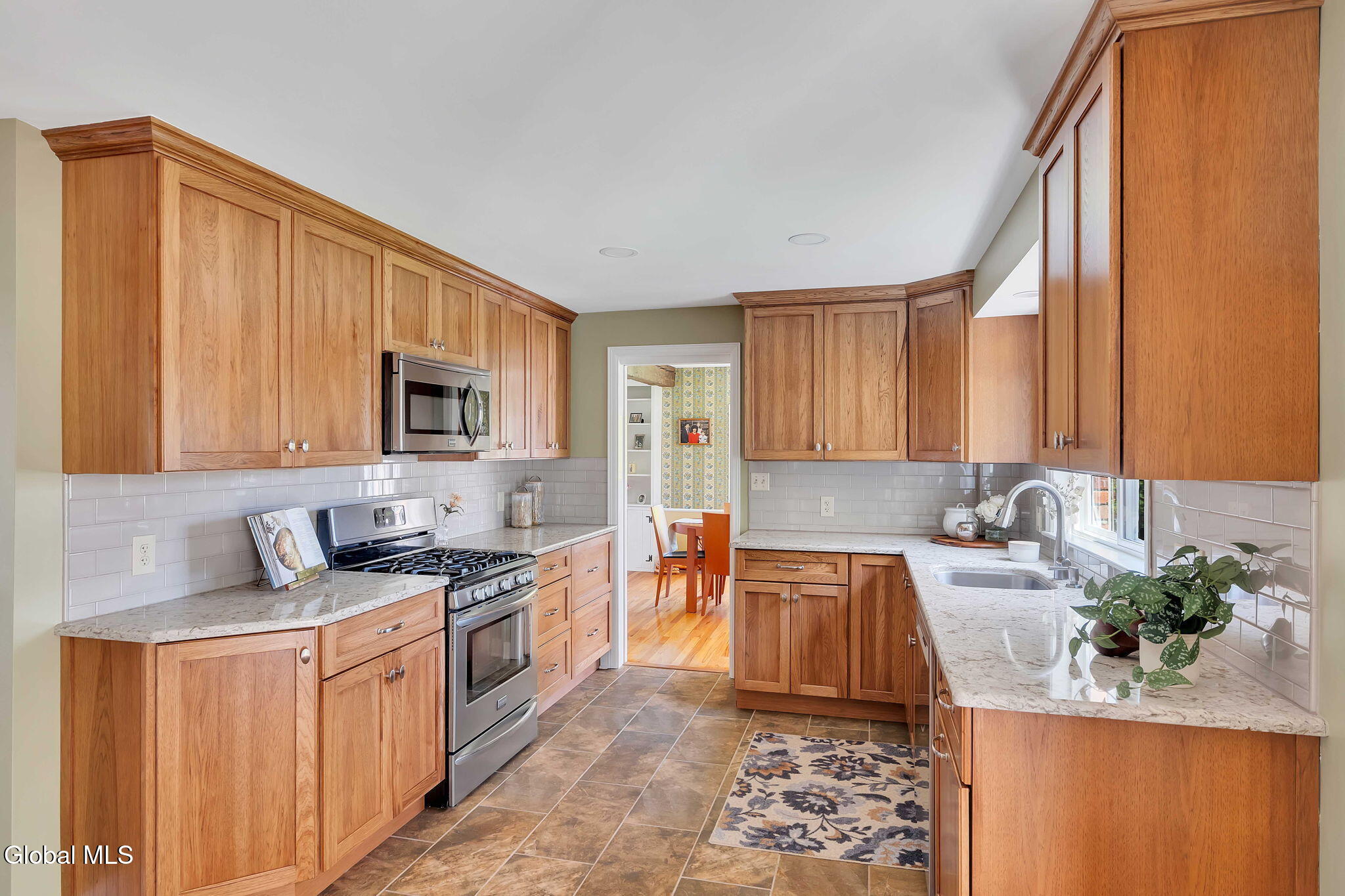 896 Randall Road Niskayuna, NY 12309 - Photo 8 of 50 16-web-or-mls-P1863121