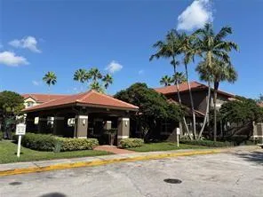 $285,000 | 470 South Park Road, Unit 302, Hollywood, FL 33021