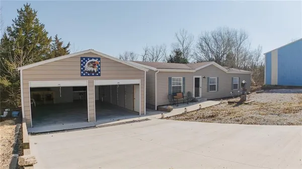 $325,000 | 28810 Paradise Drive, Warsaw, MO 65355