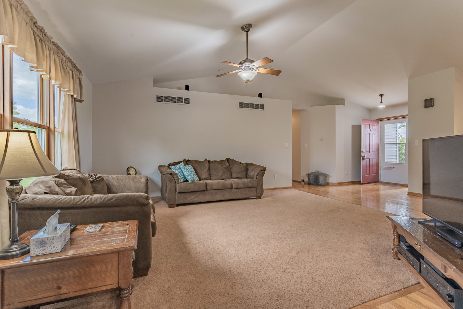 209 Lake Lida Lane Rochelle, IL 61068 - Photo 6 of 30