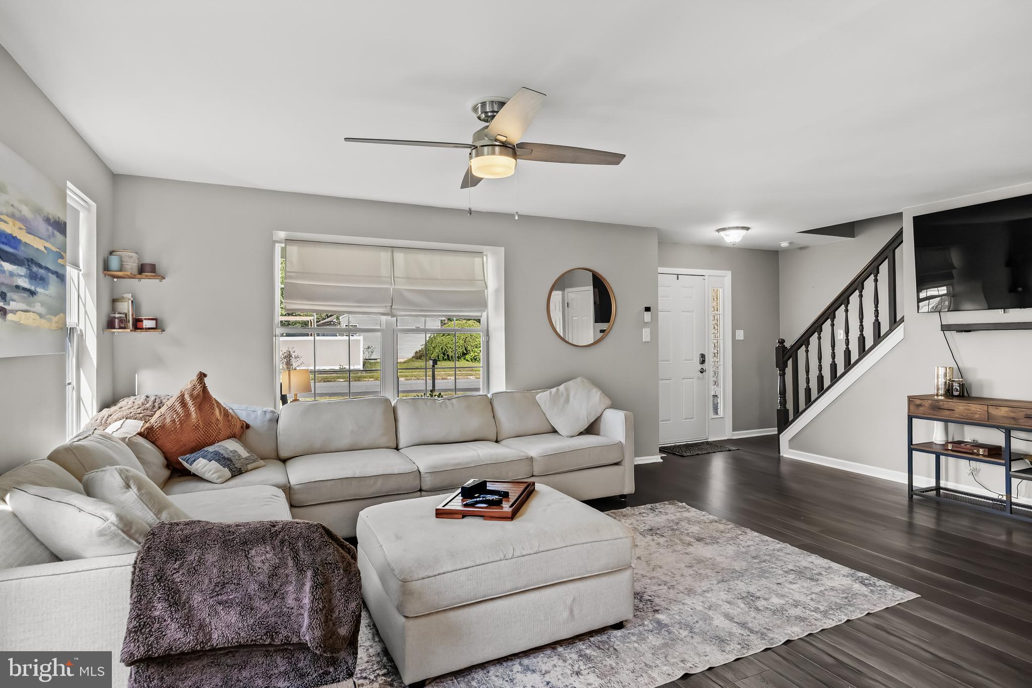 12 Madison Avenue Clementon, NJ 08021 - Photo 6 of 30 Living Room