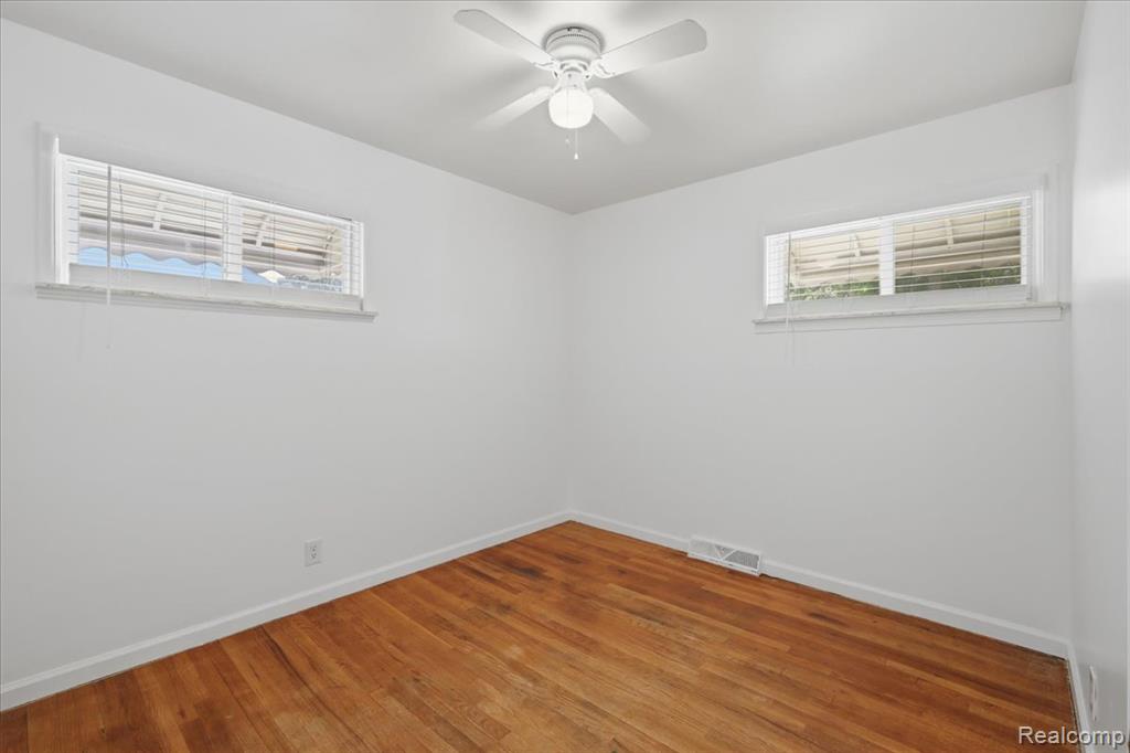 5307 Drayton Road Clarkston, MI 48346 - Photo 17 of 46 Gallery Image 17