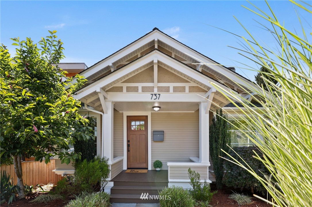 737 North 66th Street Seattle, WA 98103 - Photo 2 of 40 Gallery Image 2
