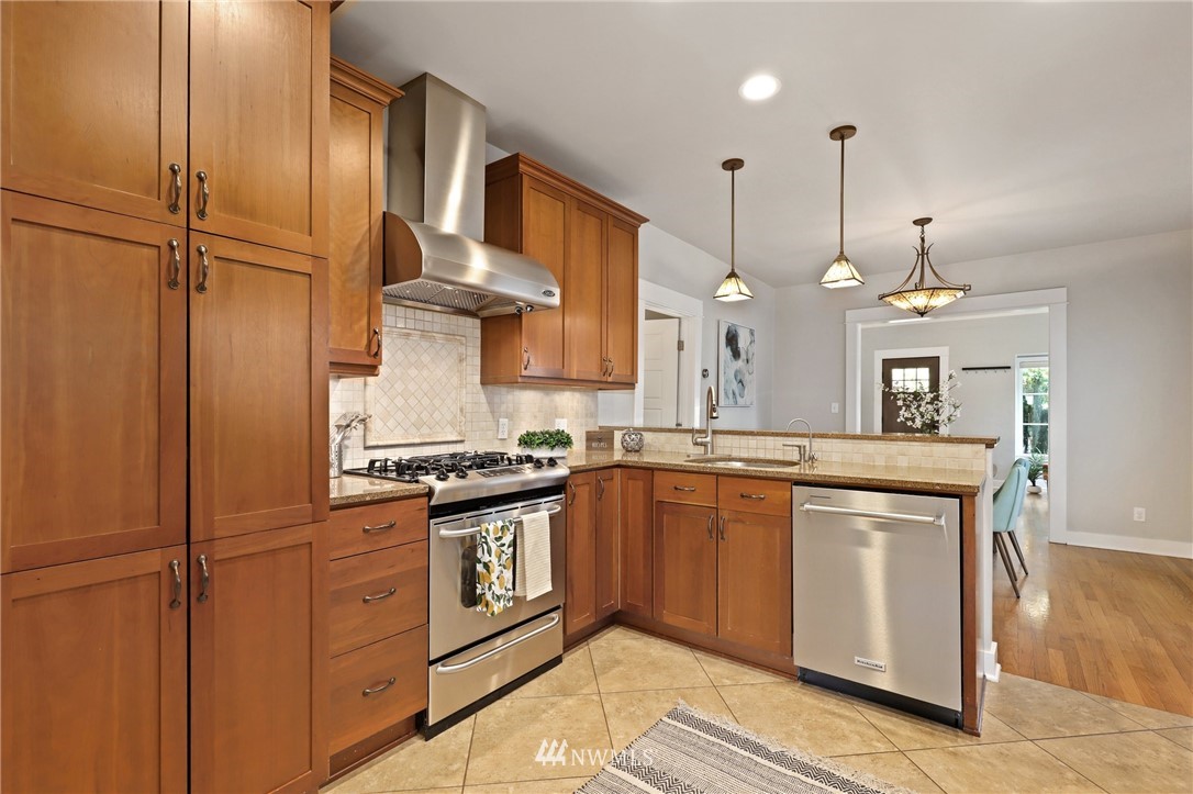 737 North 66th Street Seattle, WA 98103 - Photo 12 of 40 Gallery Image 12
