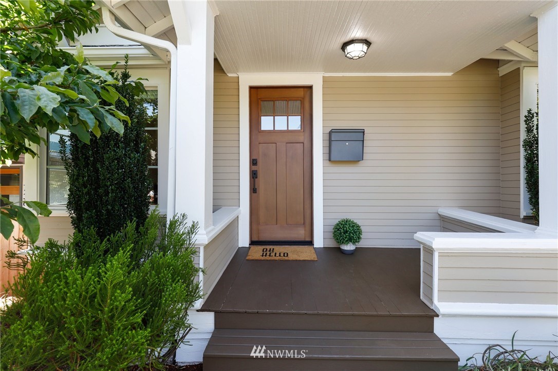 737 North 66th Street Seattle, WA 98103 - Photo 3 of 40 Gallery Image 3