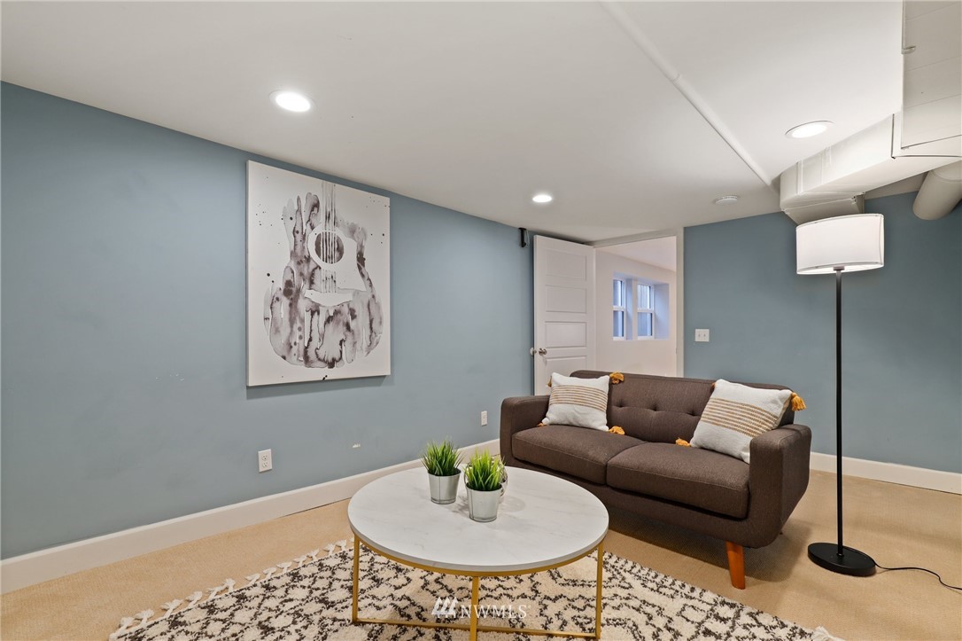 737 North 66th Street Seattle, WA 98103 - Photo 27 of 40 Gallery Image 27