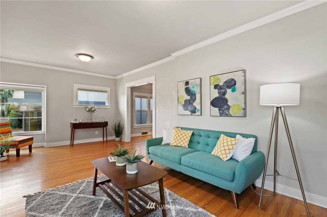 737 North 66th Street Seattle, WA 98103 - Photo 4 of 40 Gallery Image 4