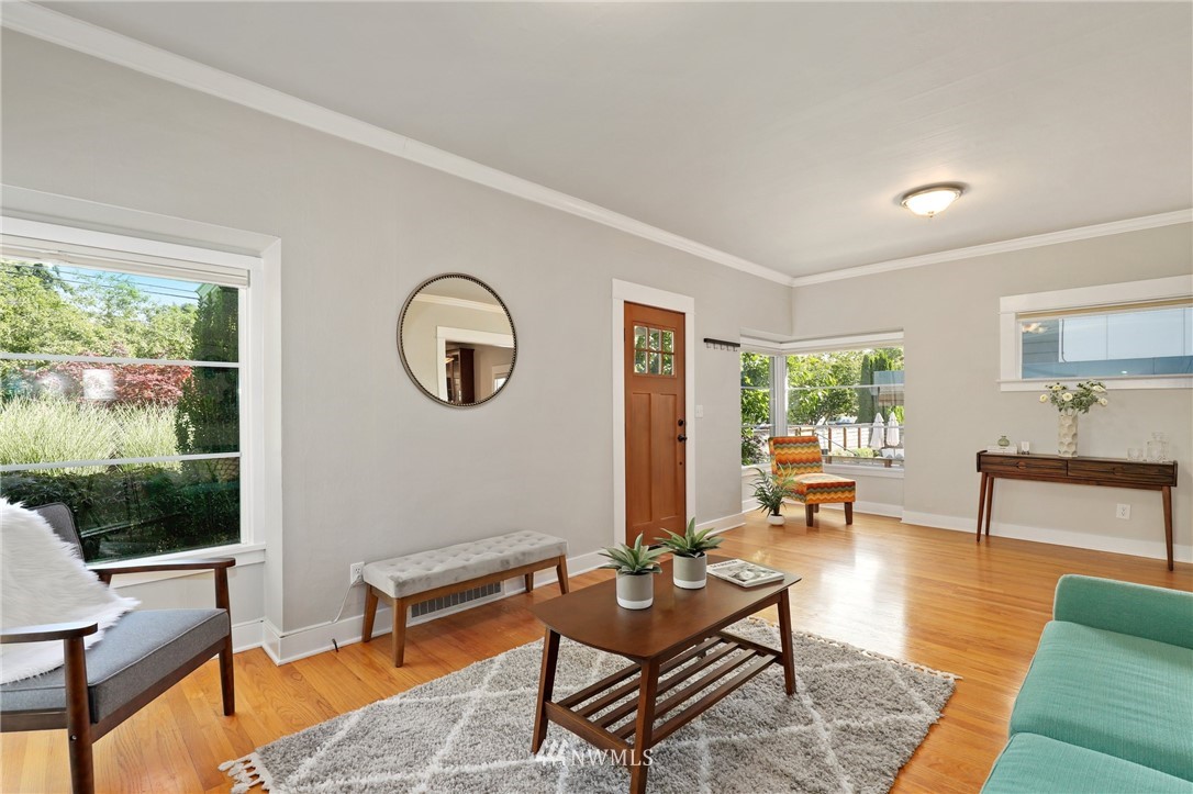 737 North 66th Street Seattle, WA 98103 - Photo 5 of 40 Gallery Image 5