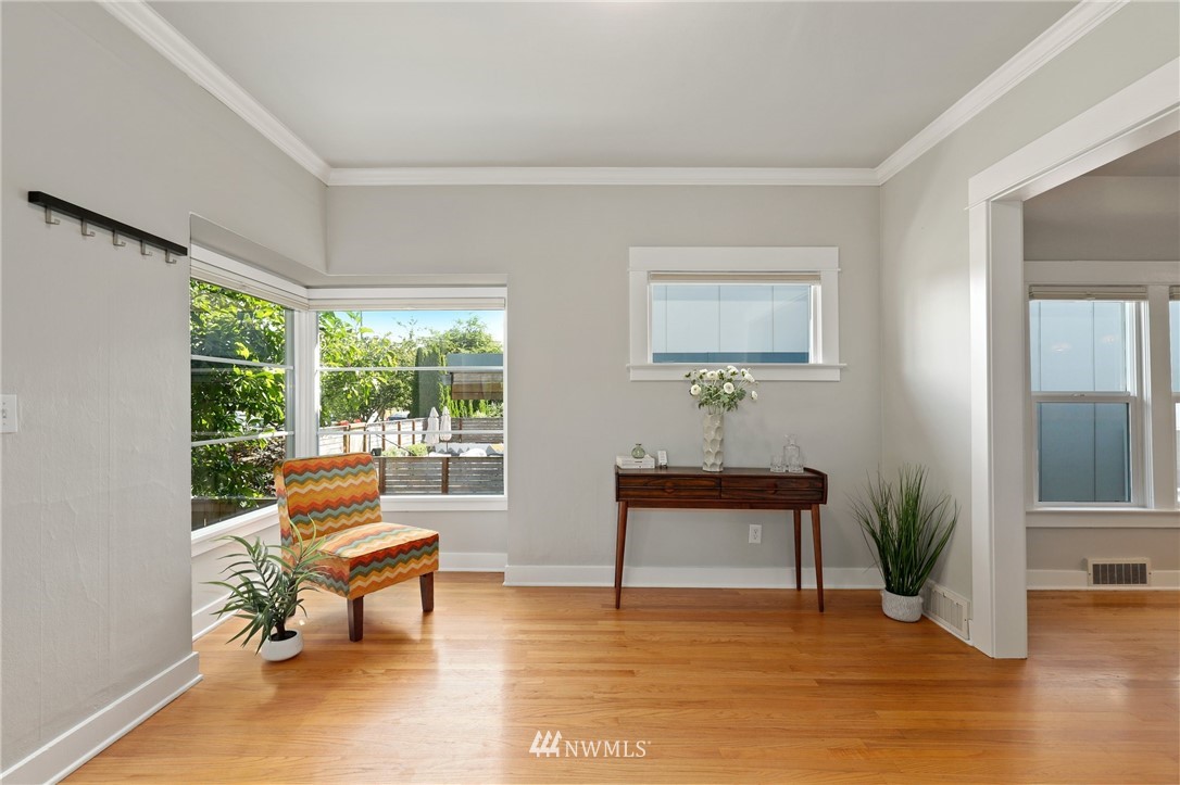 737 North 66th Street Seattle, WA 98103 - Photo 8 of 40 Gallery Image 8