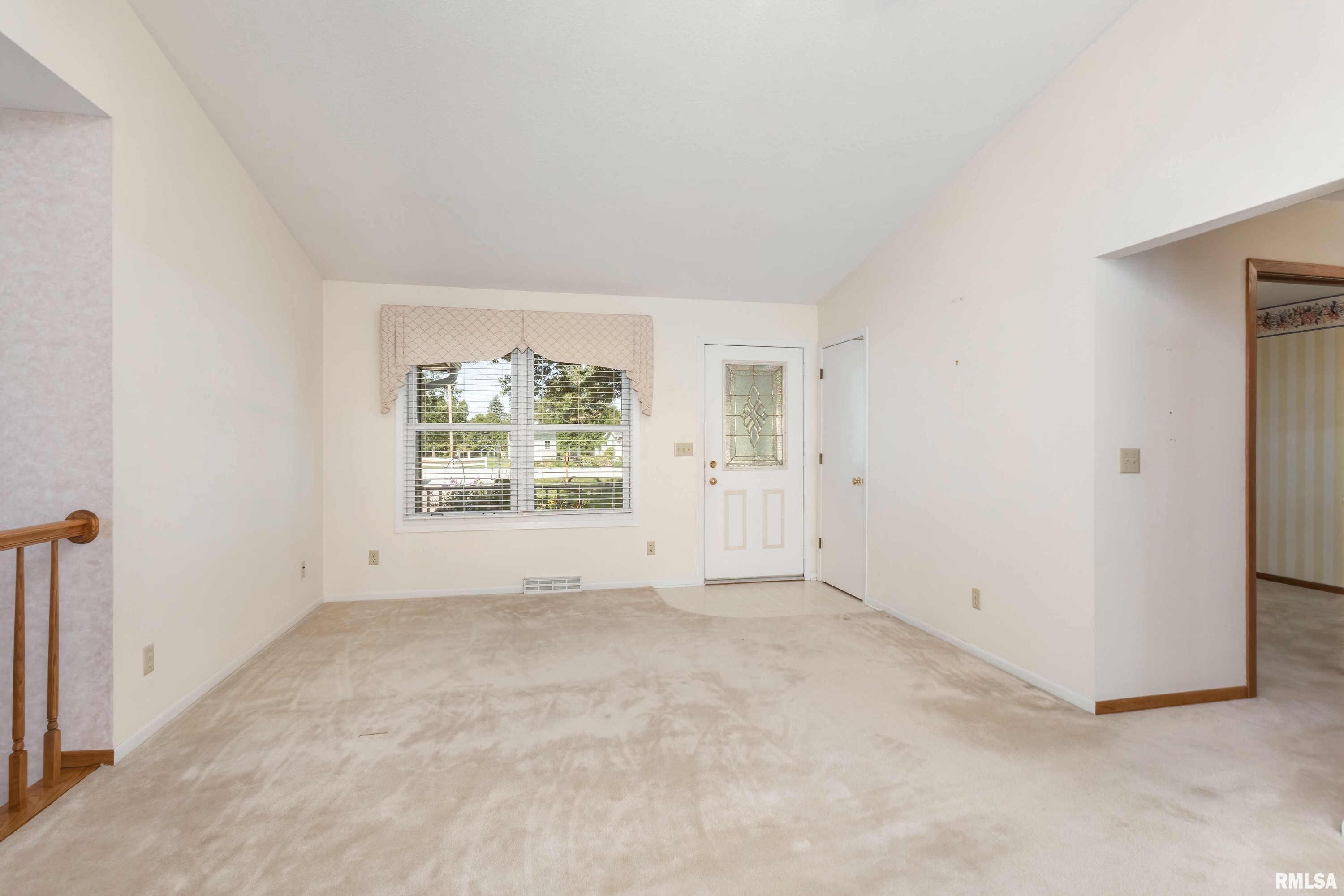 9407 Turkey Hollow Road Taylor Ridge, IL 61284 - Photo 5 of 36 Gallery Image 5
