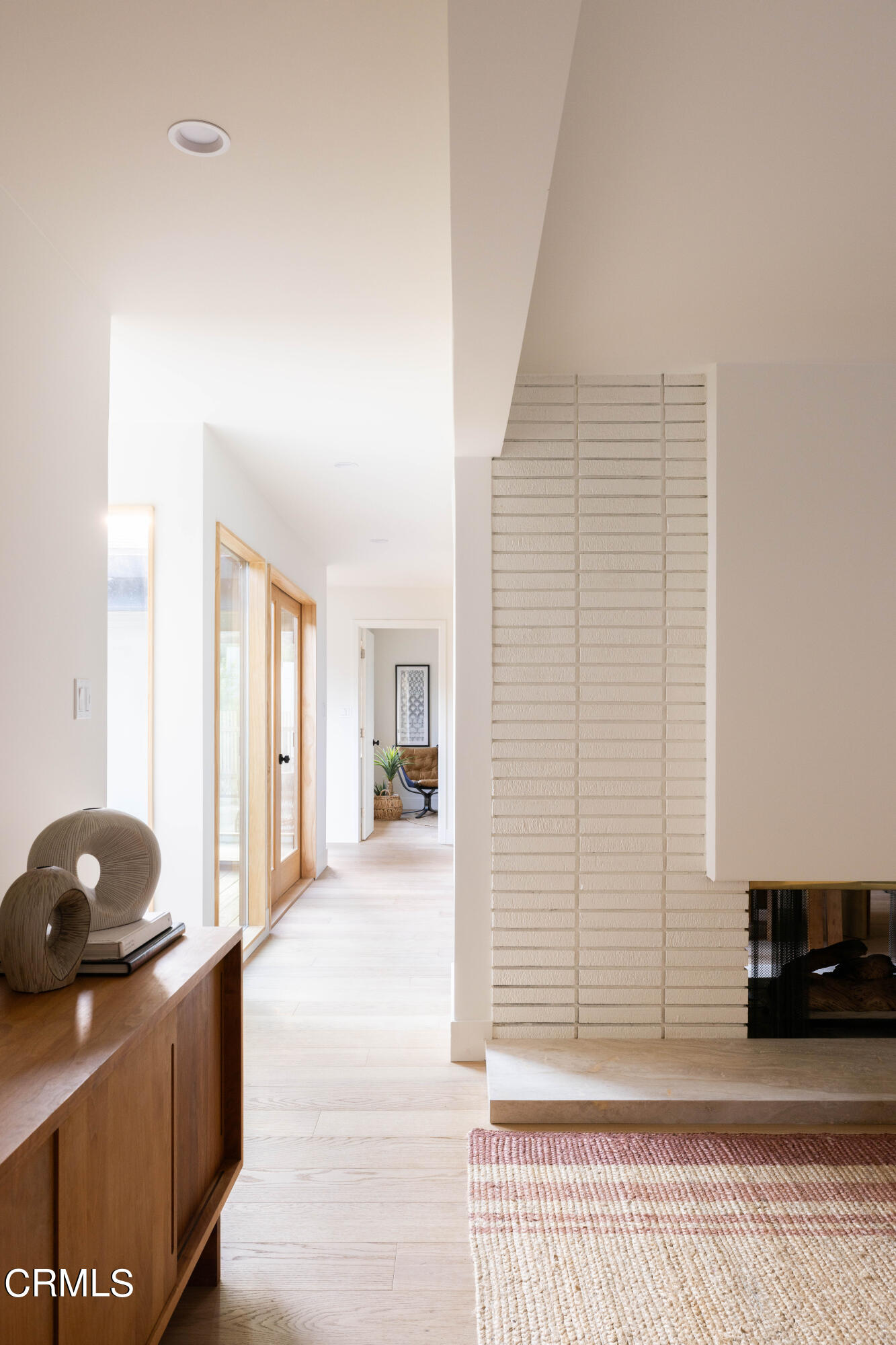 1054 Rutland Avenue Los Angeles, CA 90042 - Photo 6 of 27