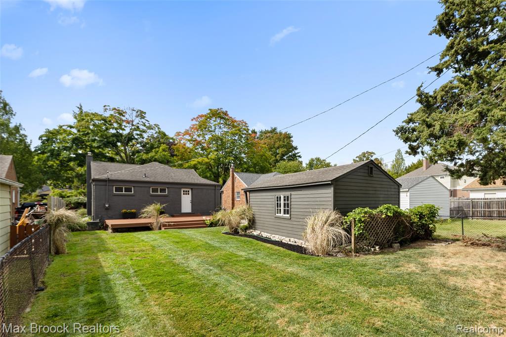 1563 Cheltenham Road Birmingham, MI 48009 - Photo 17 of 23 Gallery Image 17