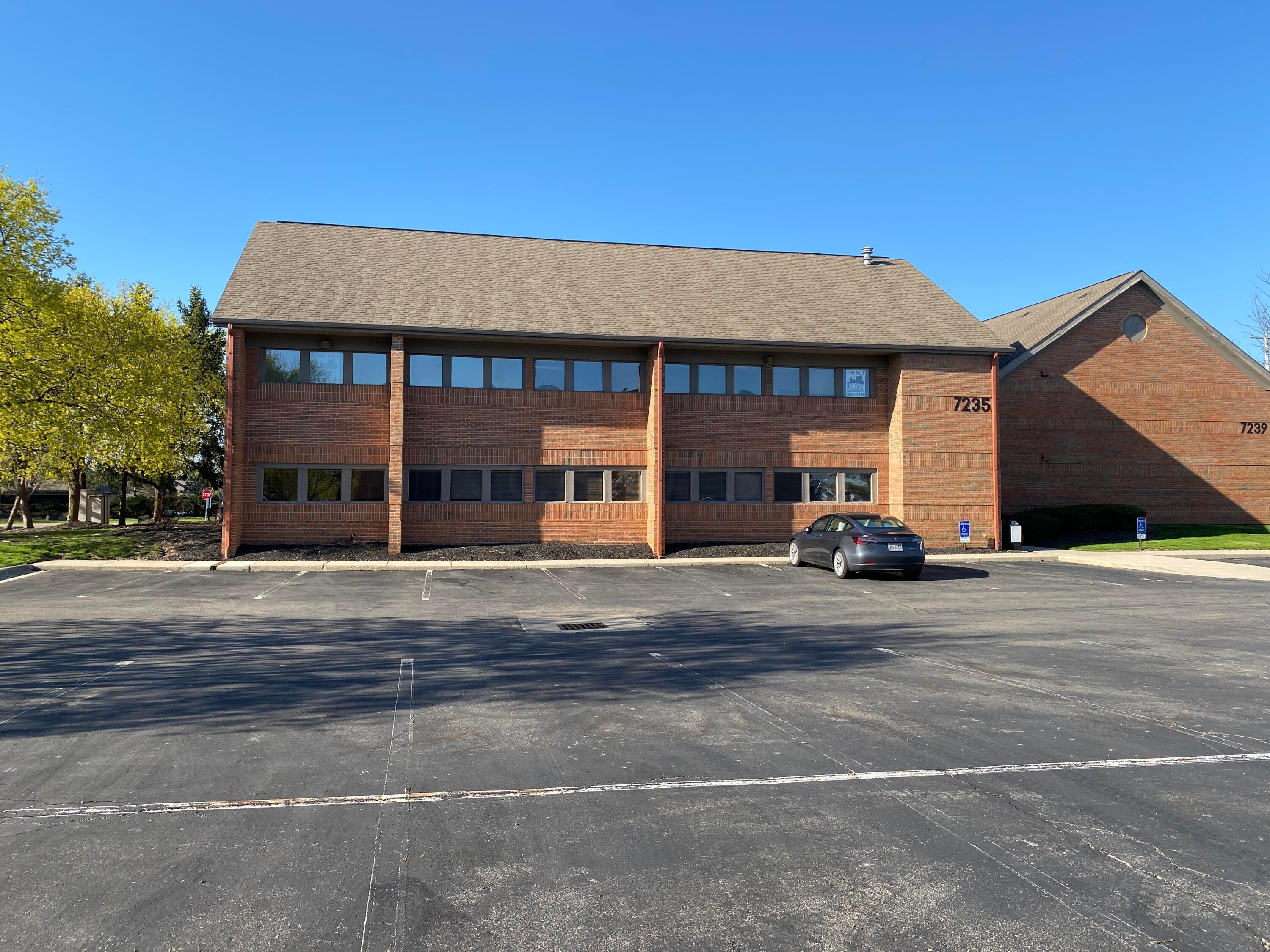 7243 Sawmill Road, Unit 105 Dublin, OH 43016 - Photo 6 of 32 IMG_5135