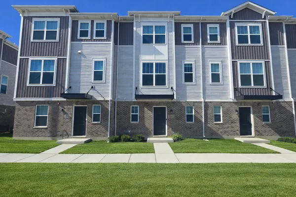 $475,000 | 1541 Cooper Street, Des Plaines, IL 60018