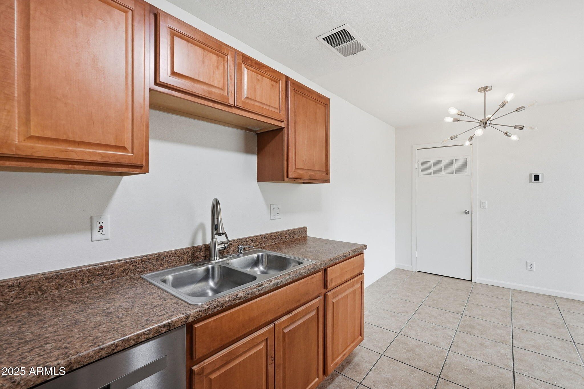 3511 East Baseline Road, Unit 1014 Phoenix, AZ 85042 - Photo 12 of 24 012_ListerPros