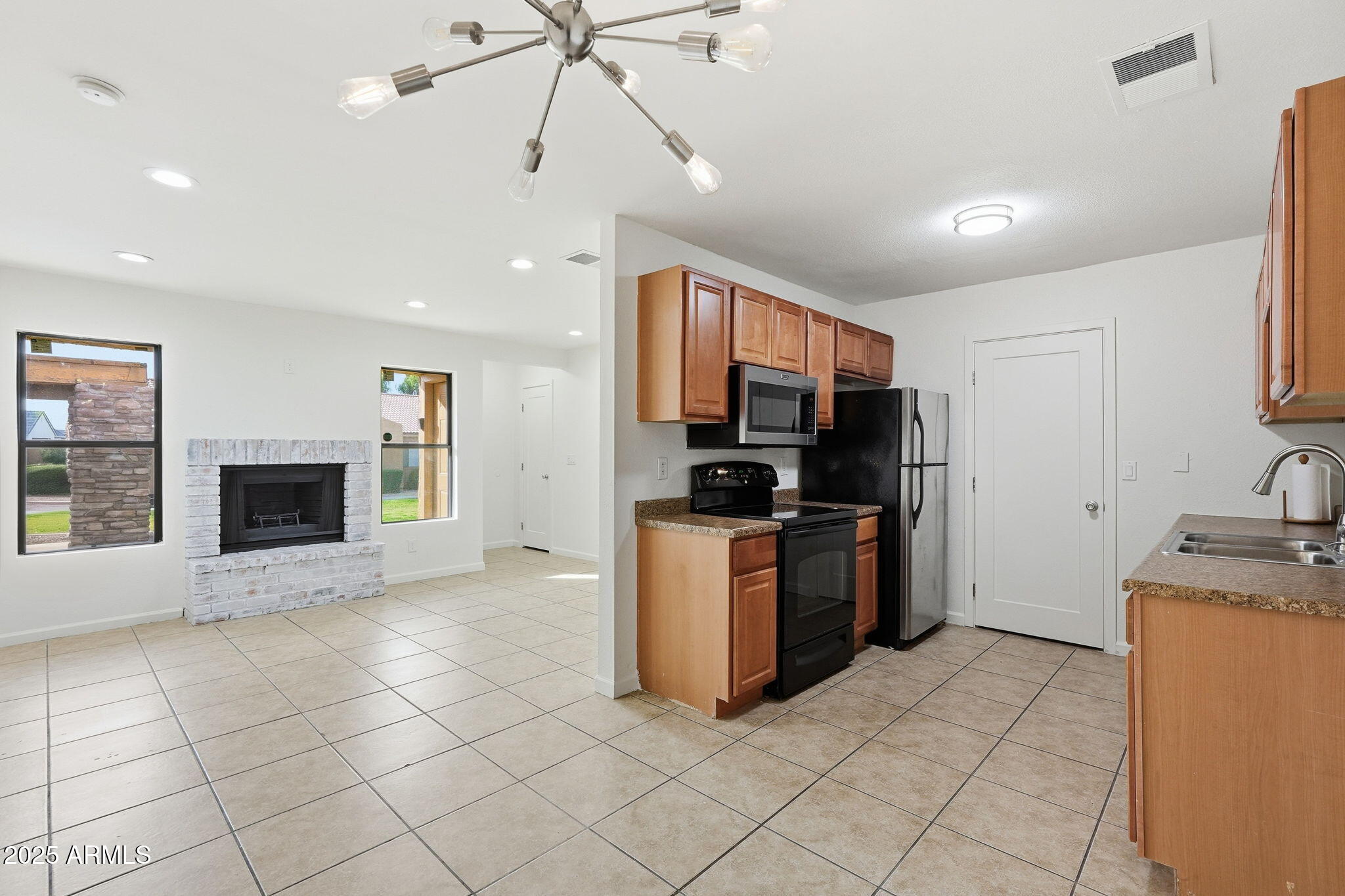 3511 East Baseline Road, Unit 1014 Phoenix, AZ 85042 - Photo 8 of 24 008_ListerPros
