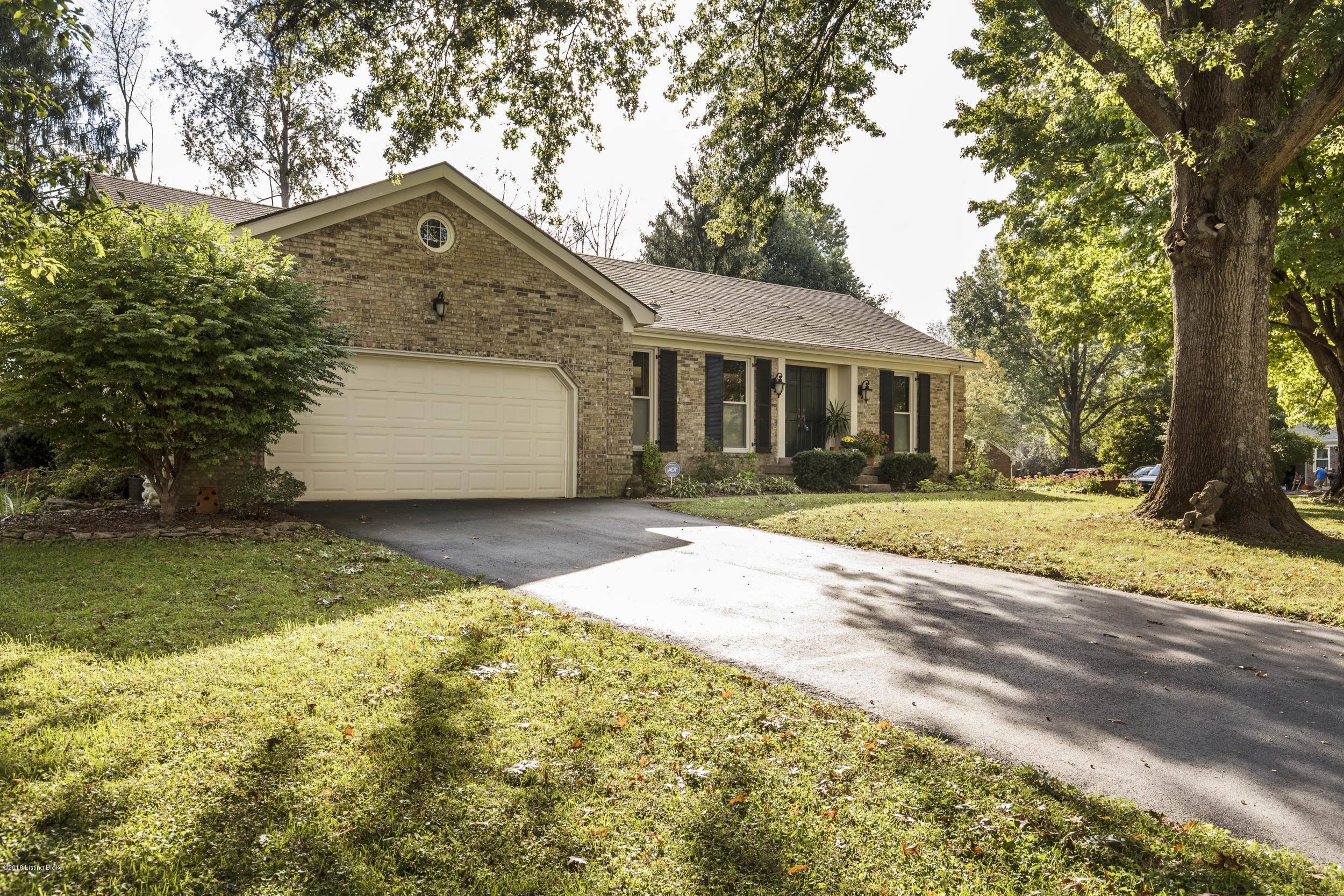 3506 River Bluff Road Prospect, KY 40059 - Photo 3 of 43 3-front