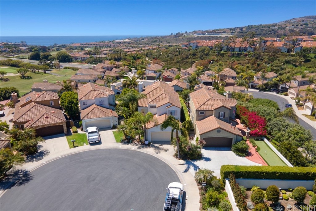 33 Dauphin Dana Point, CA 92629 - Photo 3 of 66