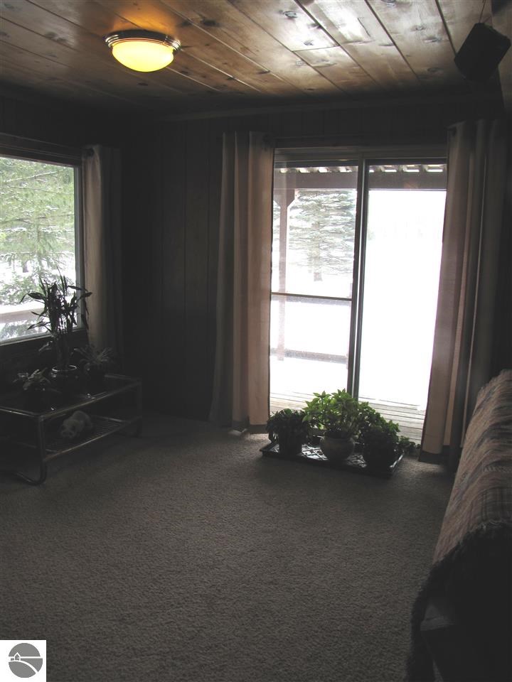 674 Ridge Road Beulah, MI 49617 - Photo 24 of 47 1857955-23.JPG