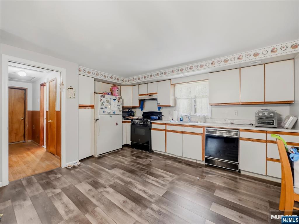 33 Prospect Street Paramus, NJ 07652 - Photo 19 of 32