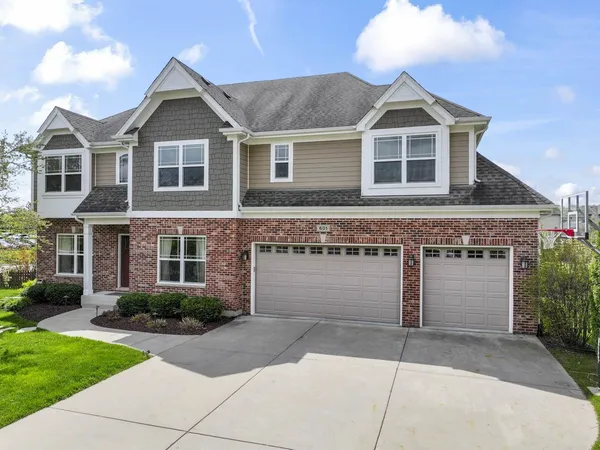 $800,000 | 601 Oak Lane, South Elgin, IL 60177