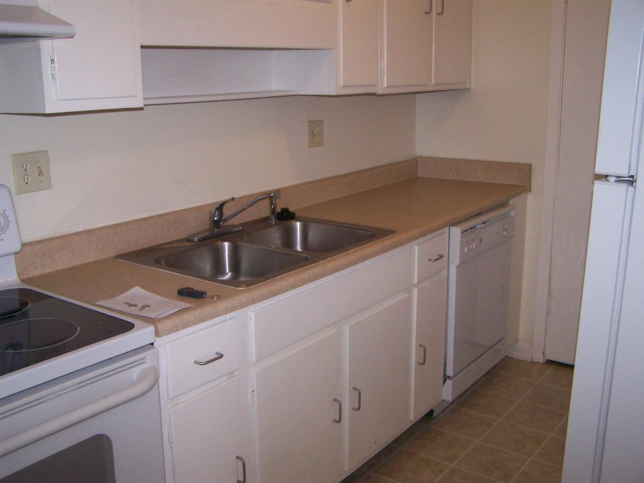 305 Loudon Road, Unit 633 Blacksburg, VA 24060 - Photo 3 of 7 Kitchen