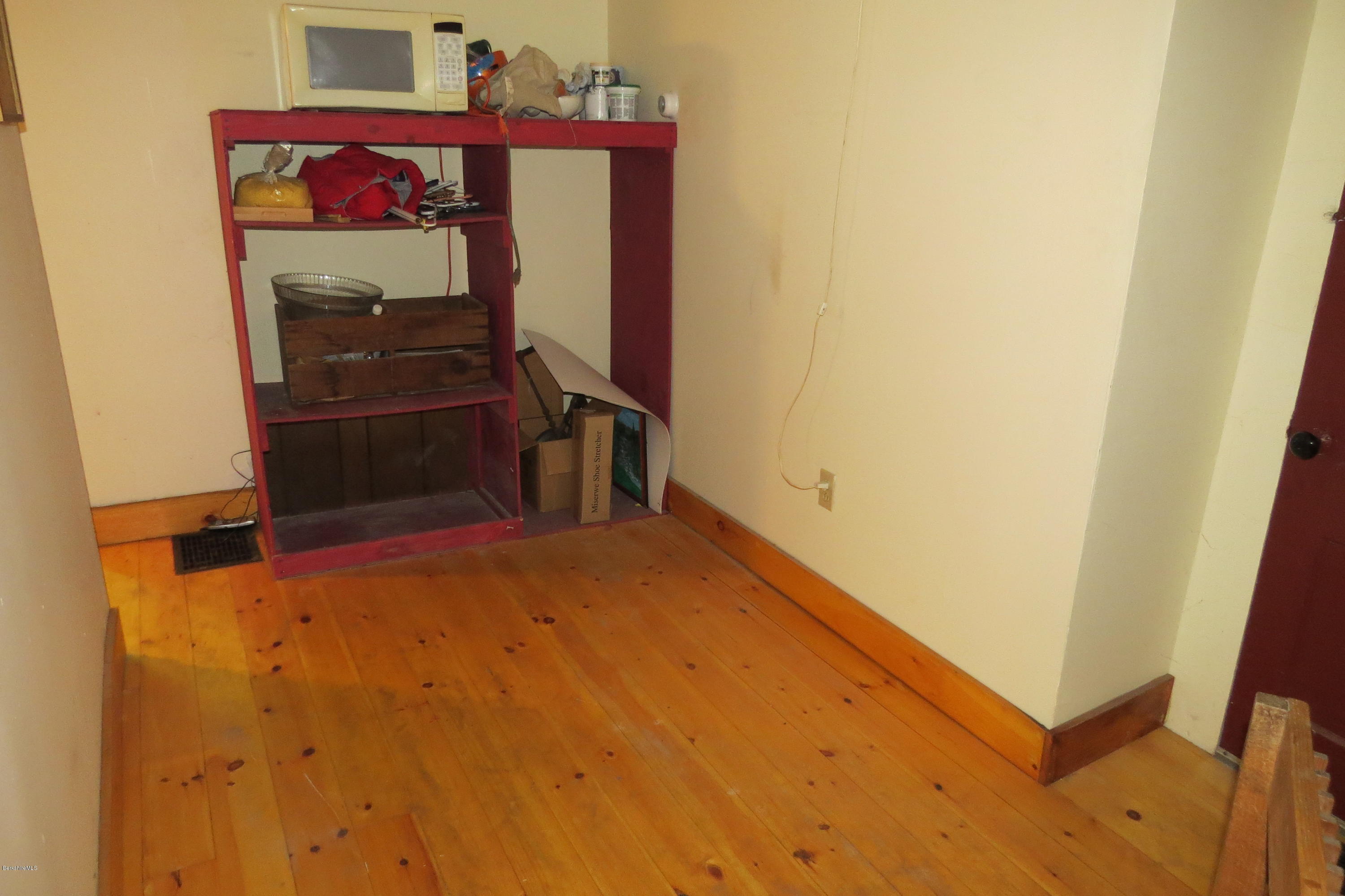 874 North Hoosac Road Williamstown, MA 01267 - Photo 14 of 50 IMG_7745