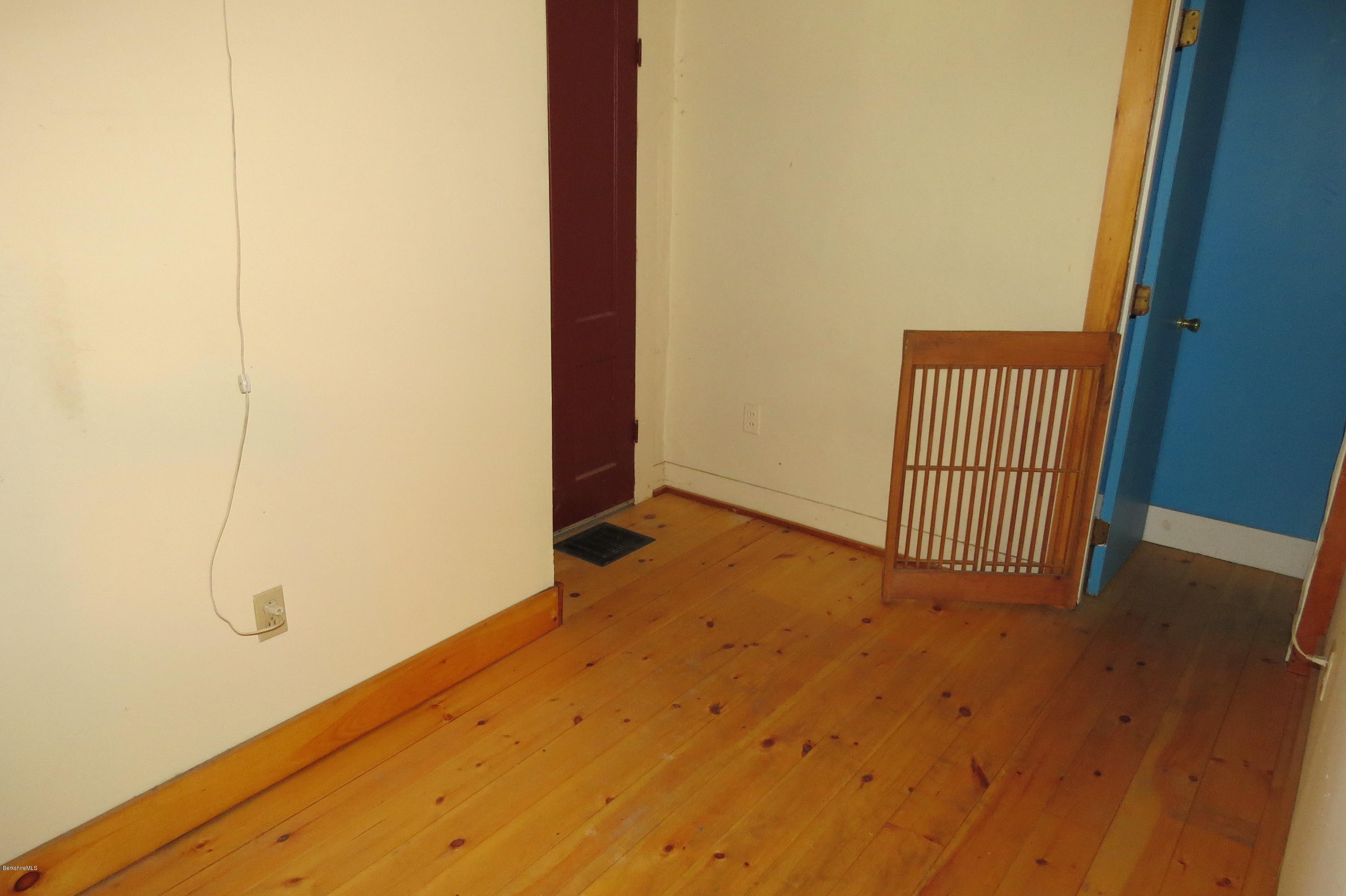 874 North Hoosac Road Williamstown, MA 01267 - Photo 15 of 50 IMG_7746